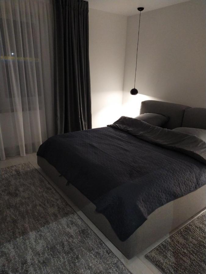 New Modern Apartment Oujhorod Extérieur photo