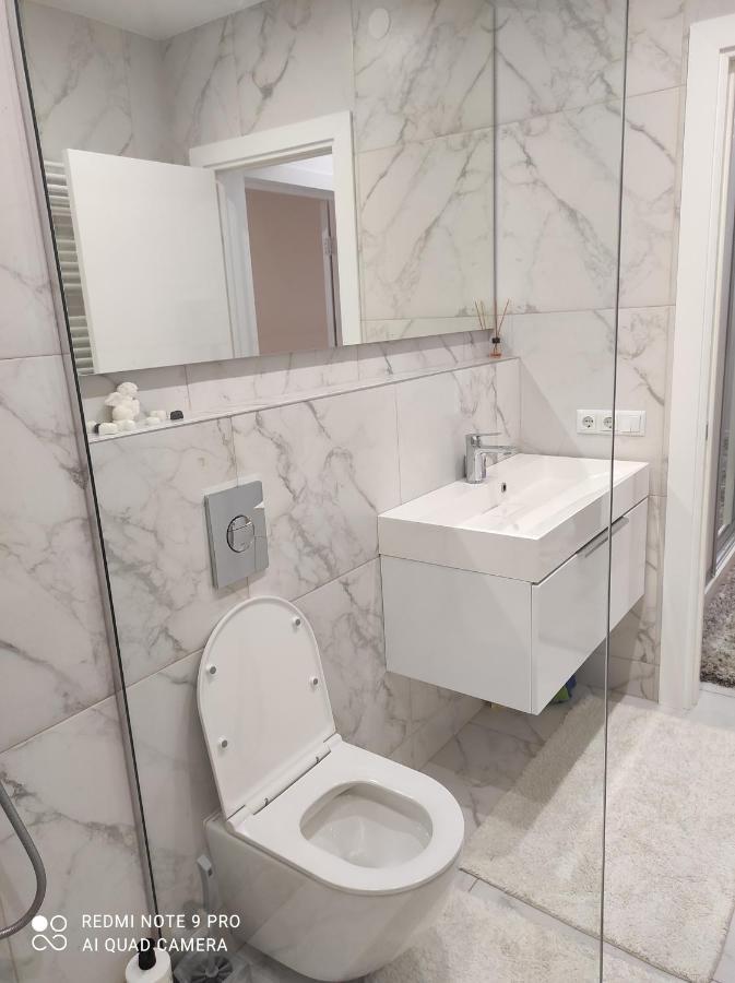 New Modern Apartment Oujhorod Extérieur photo
